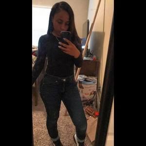 Meet your Posher, Nolee